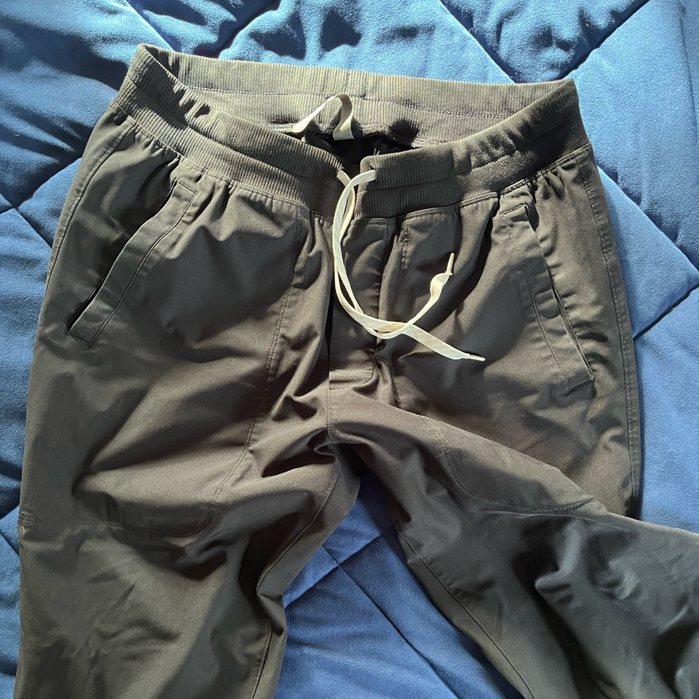 Black Vuori Joggers